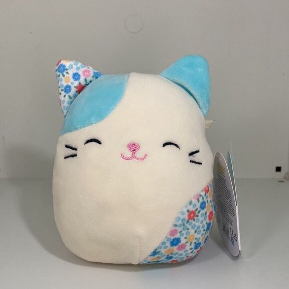 Kellytoys Mini Squishmallows Kesla the Blue Floral Calico Cat 5" Easter Edition - Picture 3 of 7
